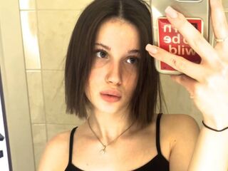 AsaCrystal Live Webcam Show