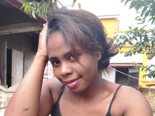 AsmineAmad Live Webcam Show