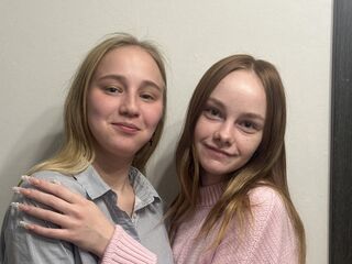 ElgaAndCwene Live Webcam Show