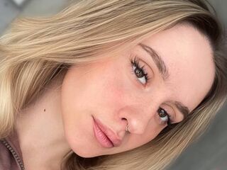 EllyDeMoon Live Webcam Show