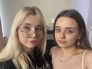 JulieAndLira Live Webcam Show