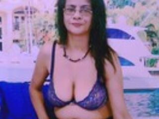 KirtiRose Live Webcam Show