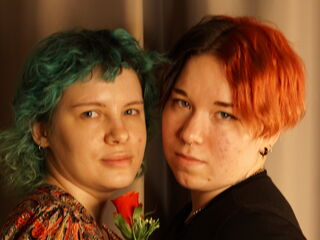 LeaAndSia Live Webcam Show