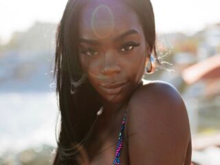 LylaJones Live Webcam Show