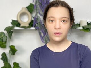MonaCrosthwaite Live Webcam Show