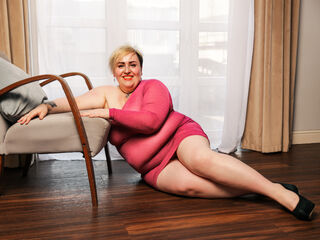 MonikaLawn Live Webcam Show